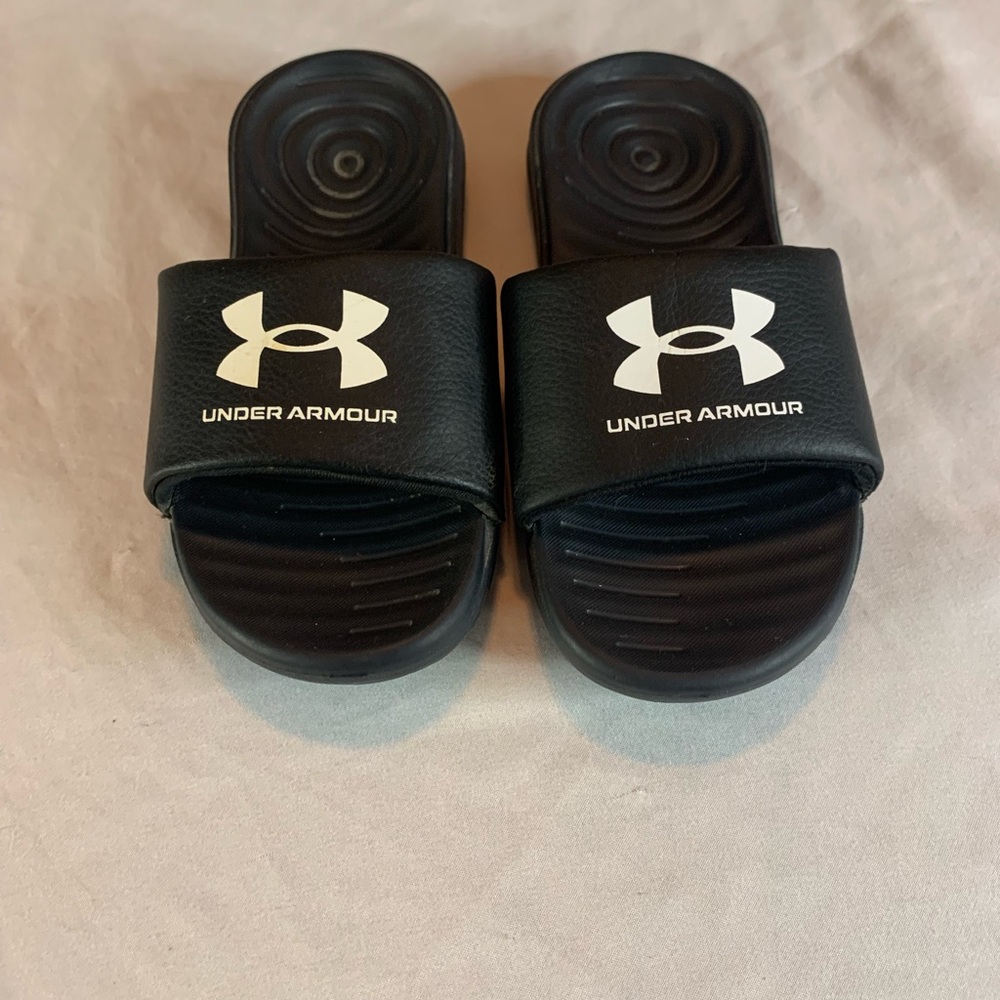 Under Armour Black Slide Sandals Boys Size 12